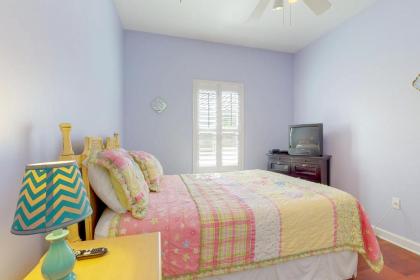 2 Bed 2 Bath Vacation home in Destin - image 2