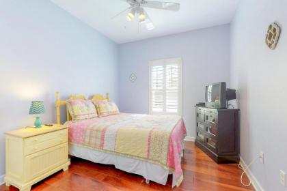 2 Bed 2 Bath Vacation home in Destin - image 5