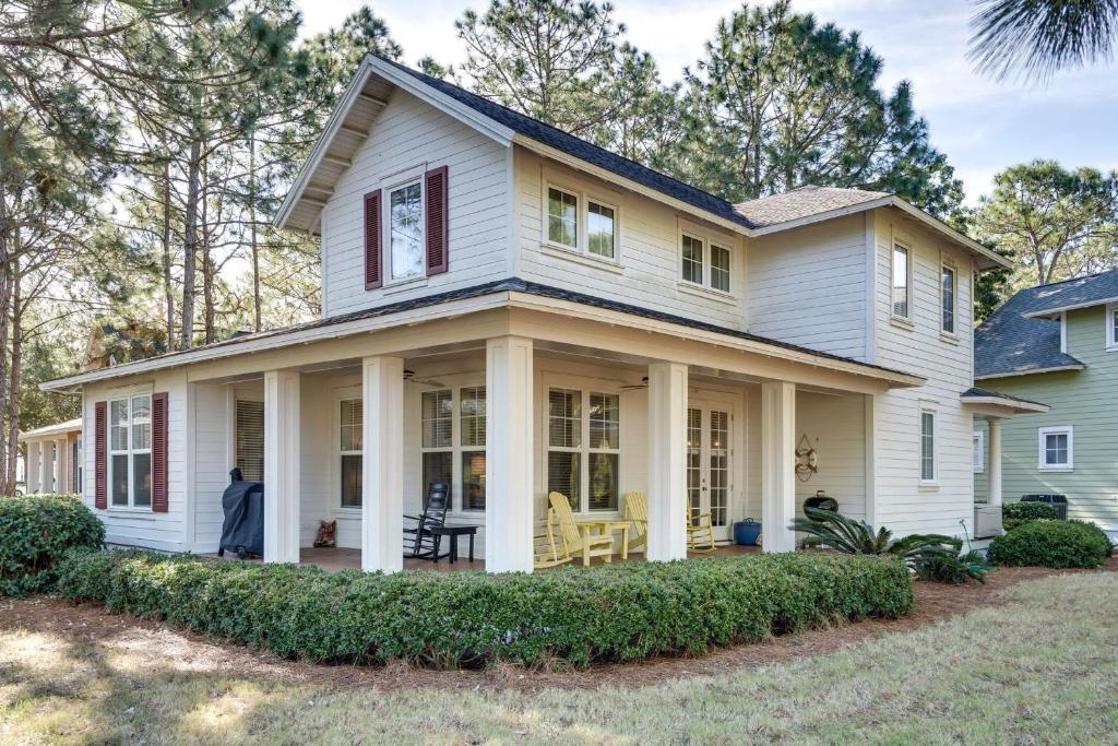 Golfing Around in Laurel Grove at Sandestin by Destin Getaways - main image