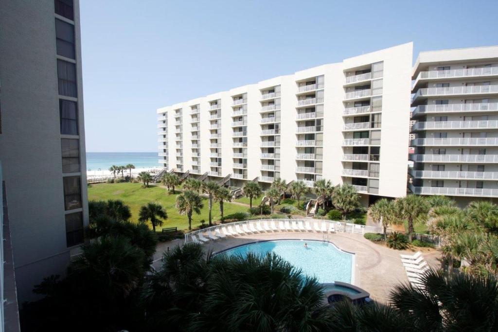 Mainsail Condominiums #332 by Destin Getaways - main image