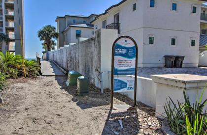 Condo with Community Pool Less Than 1 Mile to Miramar Beach! - image 4