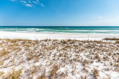 New Listing! Beachside Townhouse 1 Block to Waves townhouse - image 4