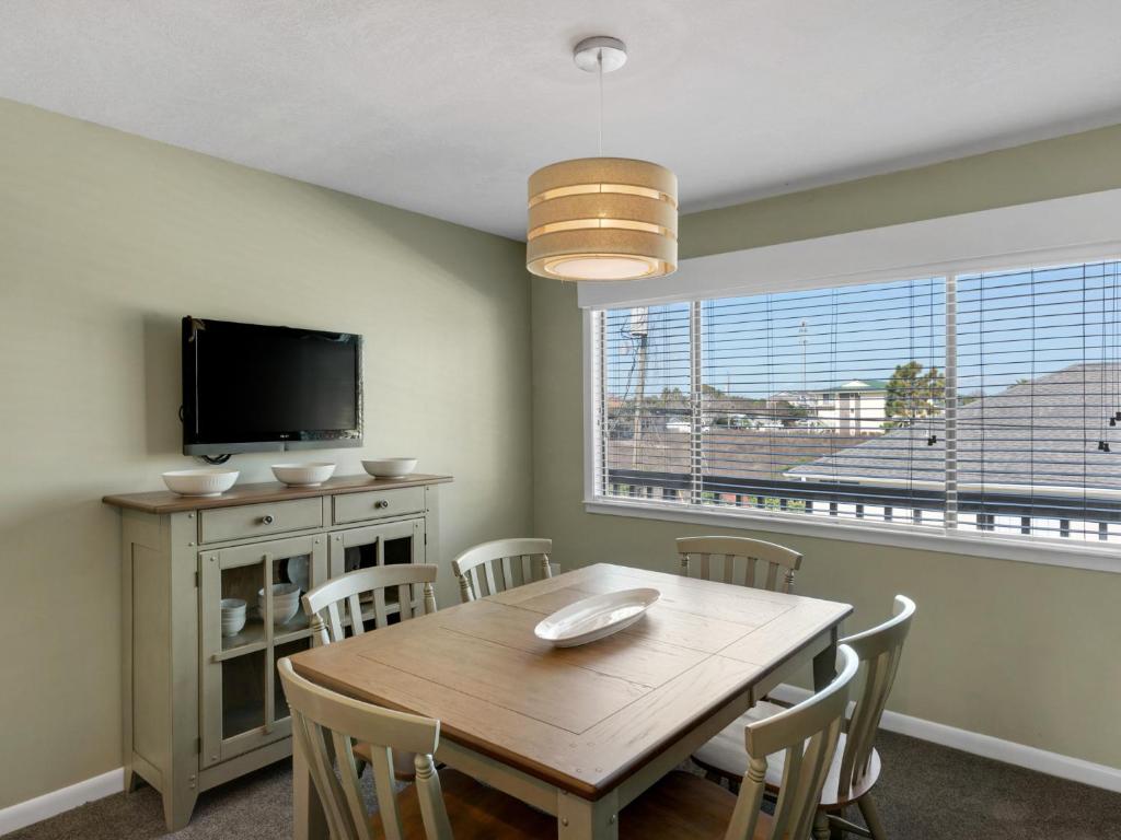 Blue Surf Townhomes 11B - image 7