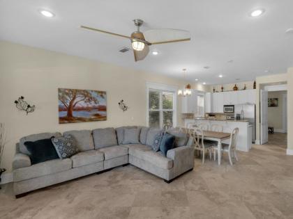 Miramar Beach Villas 102 - image 3