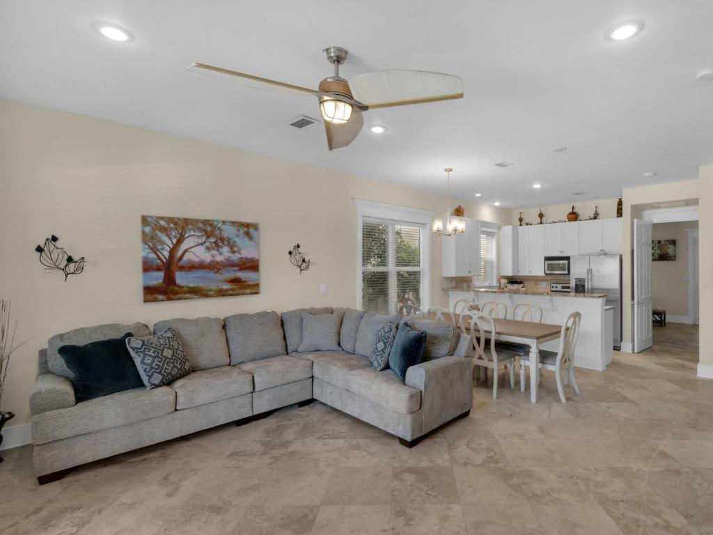 Miramar Beach Villas 102 - image 3