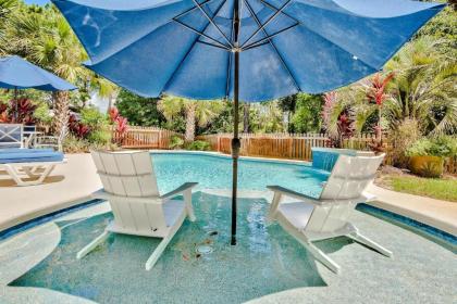 PRIVATE POOL AND TWO GOLF CARTS in Crystal Lake in Sandestin Resort - image 3