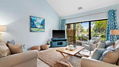 Fully remodeled lake front end unit with 6 seat GOLF CART - image 3