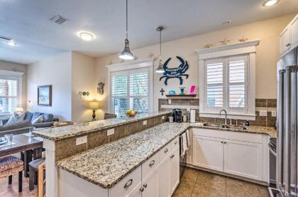 Lovely Miramar Beach Townhome Walk to Beach! - image 11