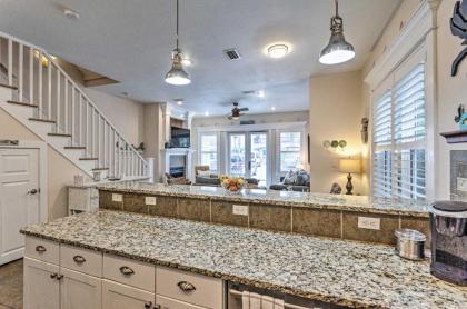 Lovely Miramar Beach Townhome Walk to Beach! - image 14