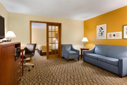 Country Inn & Suites by Radisson Mishawaka IN - image 13