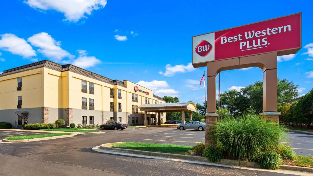 Best Western Plus Mishawaka Inn - main image