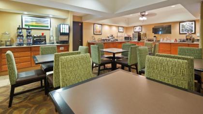 Best Western Plus Mishawaka Inn - image 4