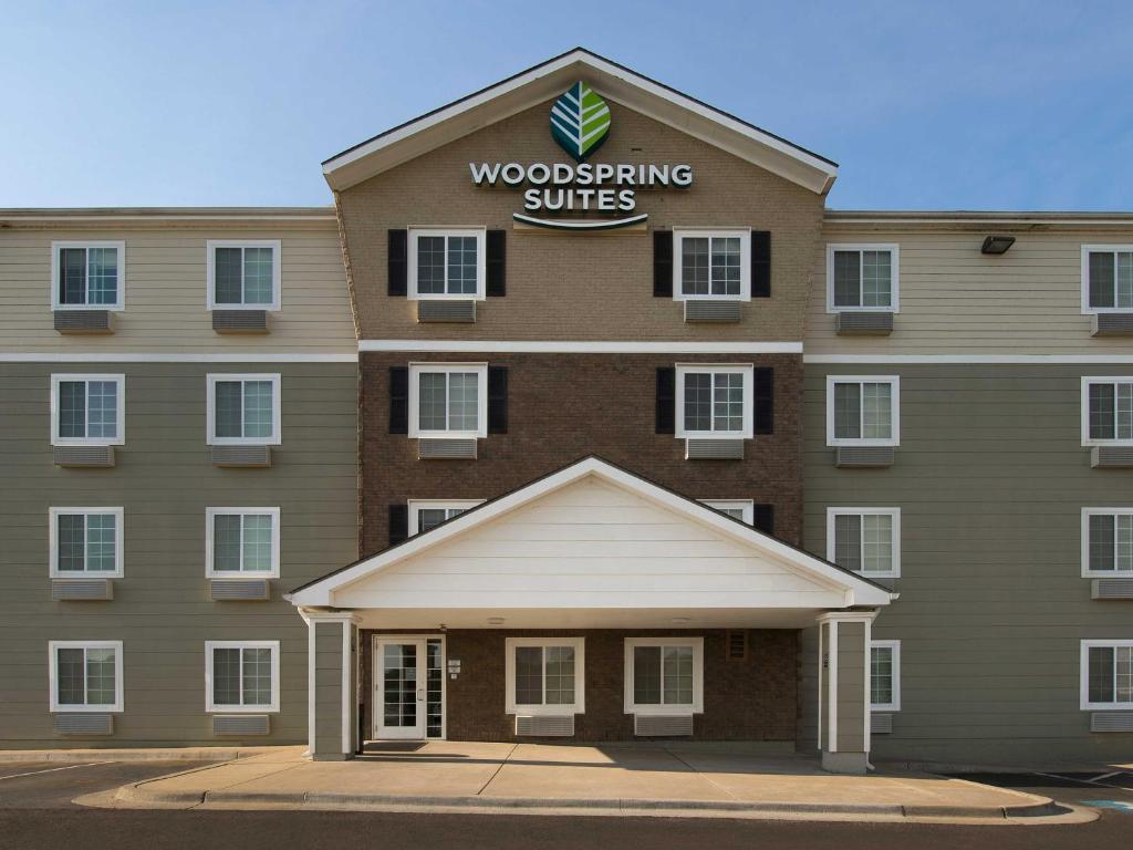 WoodSpring Suites Kansas City Mission - main image