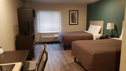 WoodSpring Suites Kansas City Mission - image 9