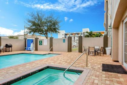 La Quinta by Wyndham Mission at West McAllen - image 8