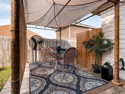 Charming Studio in the heart of MissionTX - image 12