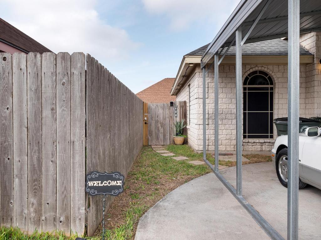 Charming Studio in the heart of MissionTX - image 4