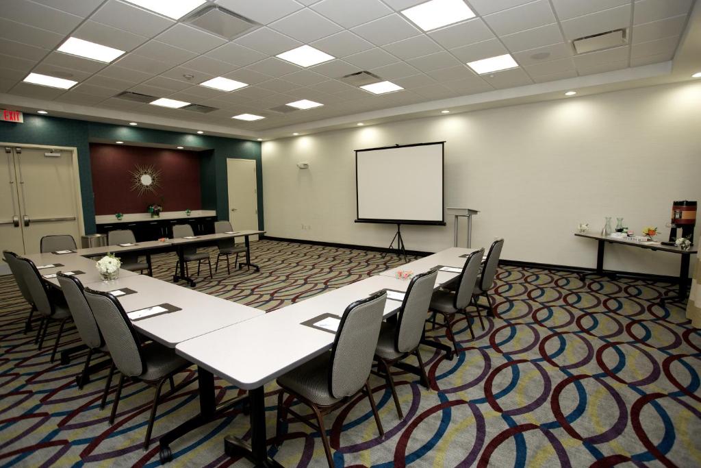 Hampton Inn and Suites Missouri City - image 5