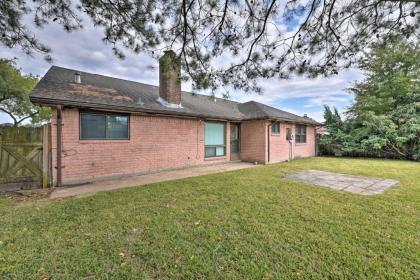 Missouri City House with Fireplace and Fenced Yard - image 3