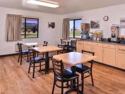 Americas Best Value Inn Missouri Valley - image 9