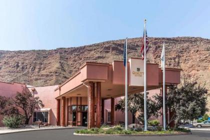 Quality Suites Moab near Arches National Park - image 6