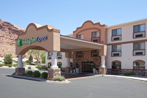 Holiday Inn Express Hotel & Suites Moab an IHG Hotel - main image