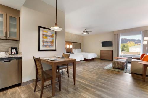 Homewood Suites by Hilton Moab - main image