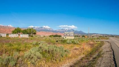 FunStays Glamping Tiny House Double Loft Site 6 - image 2