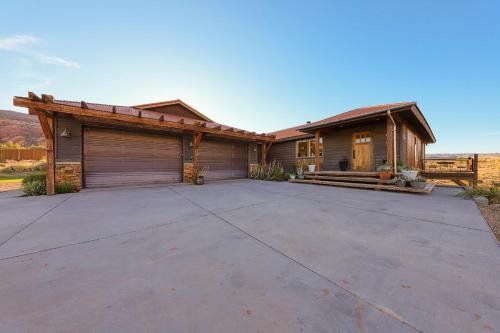 The Petroglyph House - main image