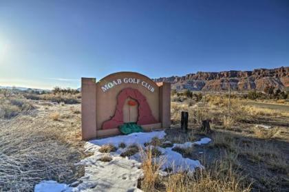 Moab Townhome with Pool Access and Stunning Mtn Views! - image 2