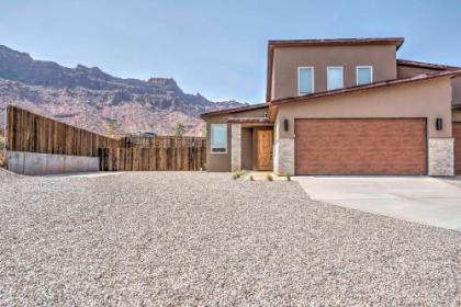 modern moab townhome with Private Hot tub and Patio