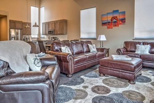 Upscale Moab Home with RedRock Views and HotTub and Patio - main image