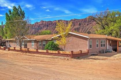 Rustic Retreat Moab Townhome with Grill and Fire Pit! - image 2