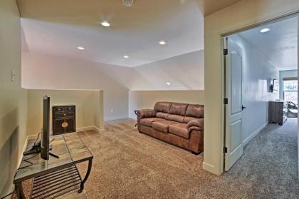 Moab Townhome with Hot Tub and Patio - Near Arches - image 3