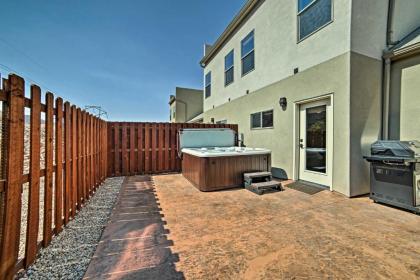 Moab Townhome with Hot Tub and Patio - Near Arches - image 9