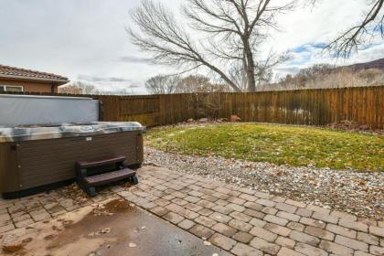 CW343 - Great downtown location with a private hot tub - image 5