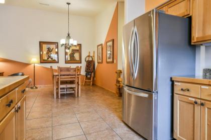 CW415   Great downtown location with a private hot tub and shared indoor pool moab