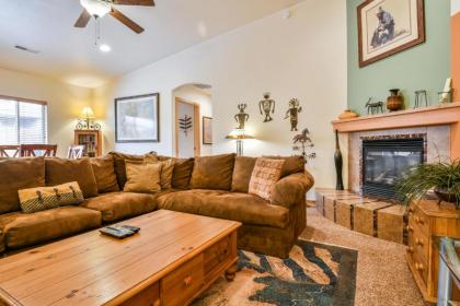 CW415 - Great downtown location with a private hot tub and shared indoor pool - image 10