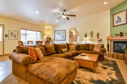 CW415 - Great downtown location with a private hot tub and shared indoor pool - image 12