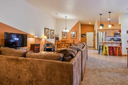 CW415 - Great downtown location with a private hot tub and shared indoor pool - image 16