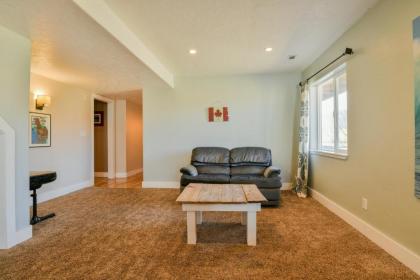 DV - Six bedroom home with private hot tub. Sleeps 22! - image 14