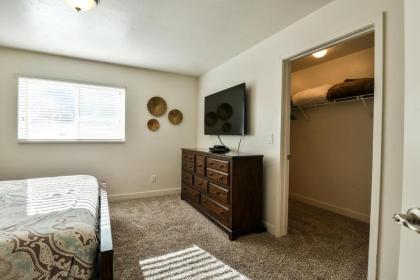 RC6A   Ground floor condo. Sleeps 9. Close to Arches and Canyonlands NP Utah