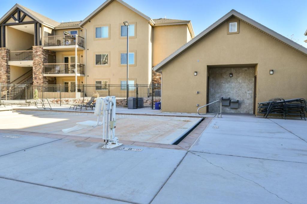 RC6A - Ground floor condo. Sleeps 9. Close to Arches and Canyonlands NP - image 4