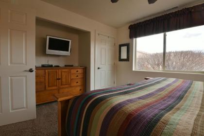 RV Y1 - Stunning townhome Close to Arches Private Hot Tub - image 12