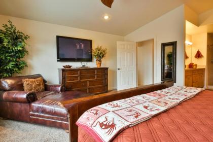 RV Y1 - Stunning townhome Close to Arches Private Hot Tub - image 6