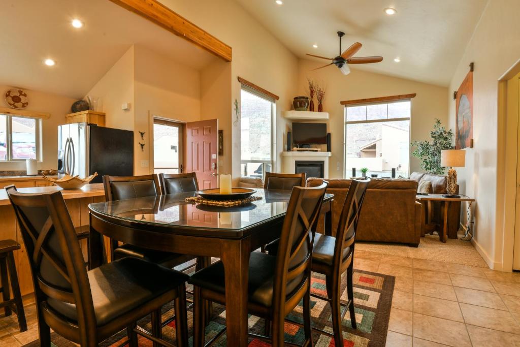 W3 - Moab get away and great price for the family! - image 7