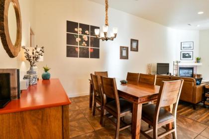 CW419 - Gorgeous 3 Bed/2 Bath Elegant Townhome Located in the Heart of Downtown Moab - image 14