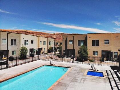 Sleeps 51 Pet Friendly Townies Poolside - Entrada 417 421 425 and 429 - image 1