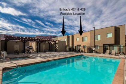 Sleeps 33 Pet Friendly Free Bikes 96 Hour Cancellation Poolside - Entrada 424 and 428 - image 2