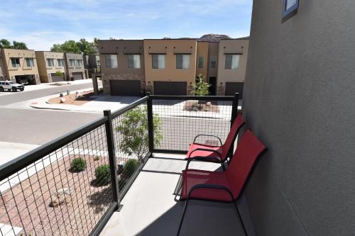 Pet Friendly End Unit Sleeps 13 Free Townies 96 Hour Cancellation - Entrada 620 - image 4